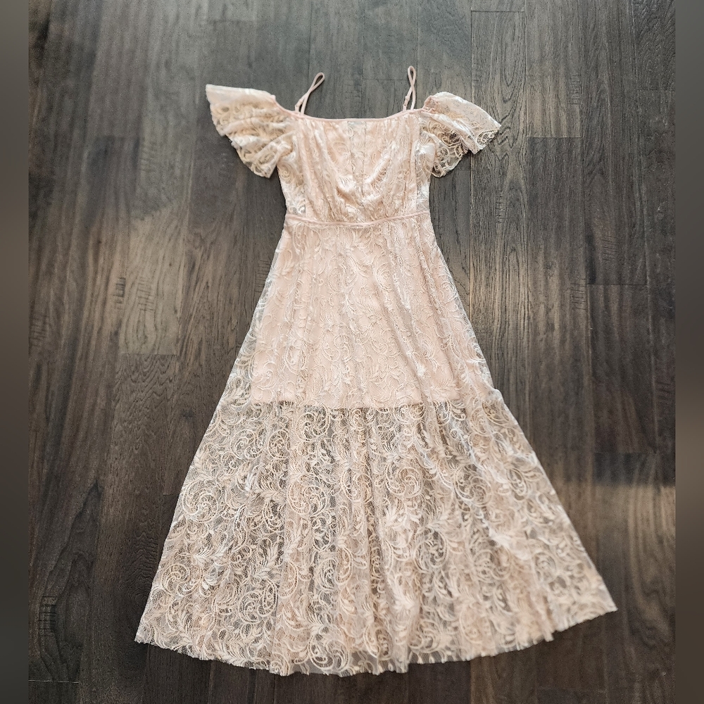 Bebe soft pink lace dress. Size 4